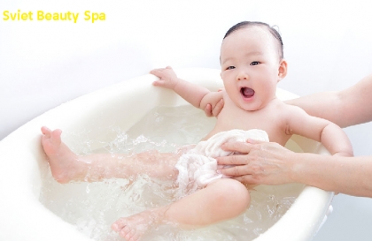 Hồ bơi thủy liệu cho bé – Lợi ích cho sự phát triển toàn diện