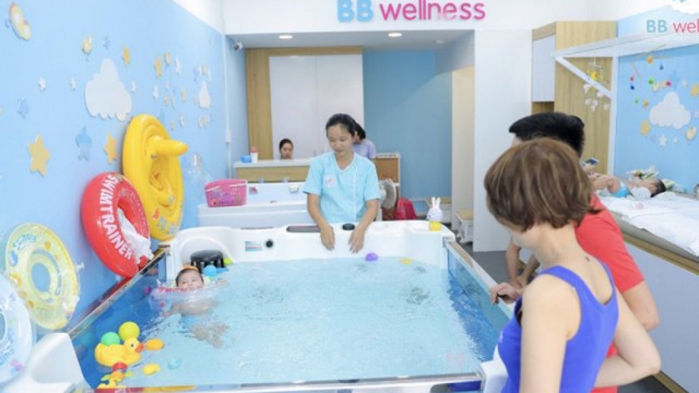 Không gia bơi thủy liệu Baby Float cho bé tại Sviet Beauty Spa
