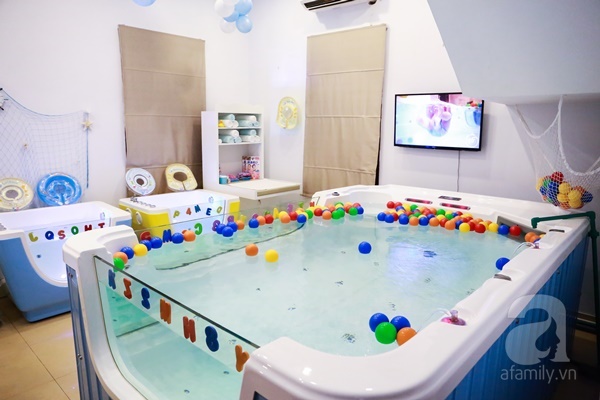 Bơi thủy liệu cho bé và những lợi ích phát triển thể trạng của bé