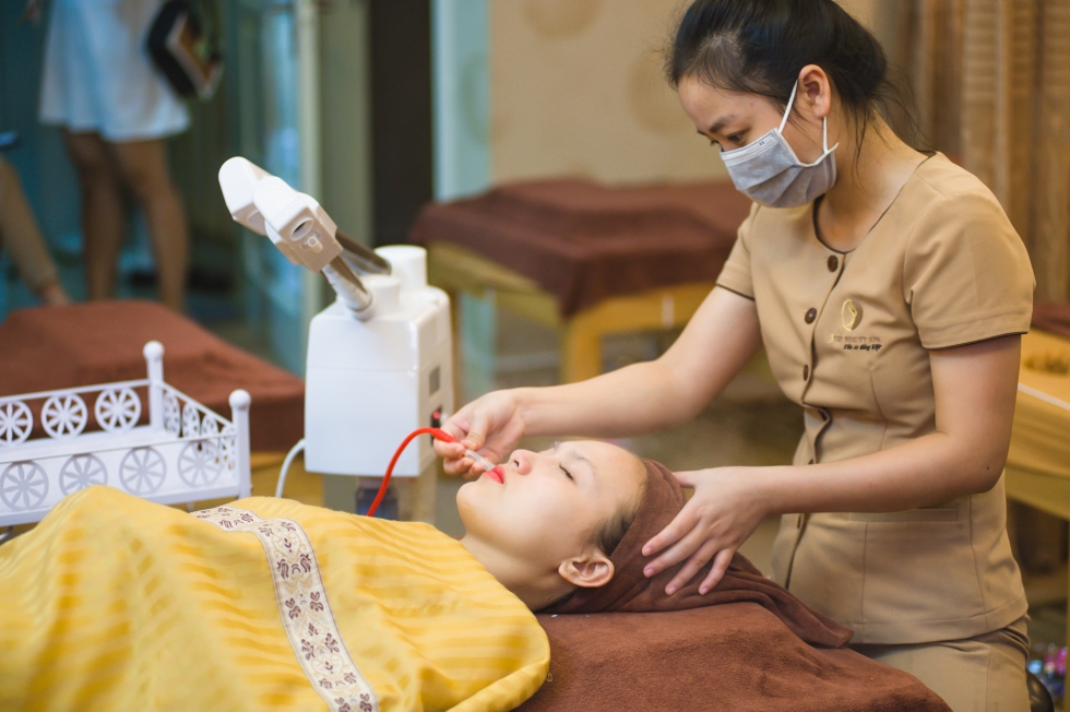 Dịch vụ làm đẹp triệt lông mặt tại Sviet Beauty spa an toàn hiệu quả